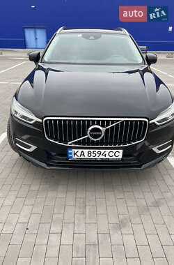 Внедорожник / Кроссовер Volvo XC60 2017 в 