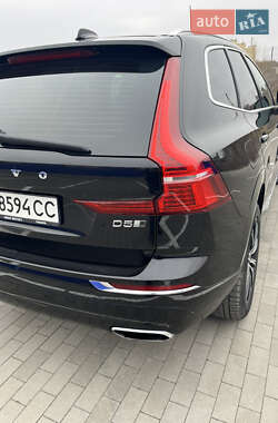 Внедорожник / Кроссовер Volvo XC60 2017 в 
