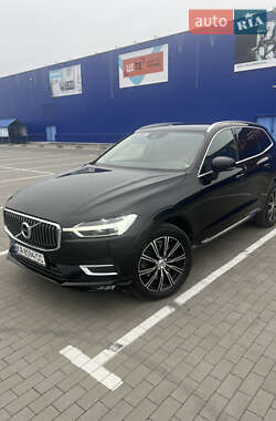 Внедорожник / Кроссовер Volvo XC60 2017 в 