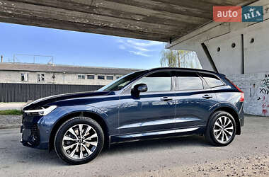 Внедорожник / Кроссовер Volvo XC60 2023 в 