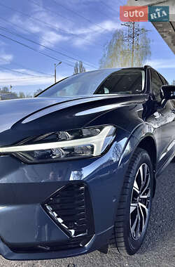 Внедорожник / Кроссовер Volvo XC60 2023 в 