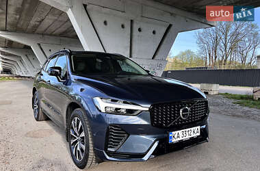 Внедорожник / Кроссовер Volvo XC60 2023 в 