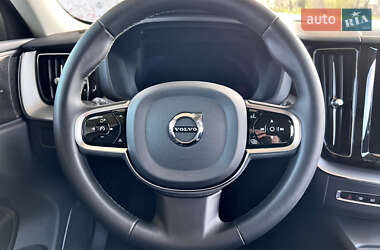 Внедорожник / Кроссовер Volvo XC60 2023 в 