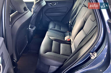 Внедорожник / Кроссовер Volvo XC60 2023 в 