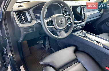 Внедорожник / Кроссовер Volvo XC60 2023 в 