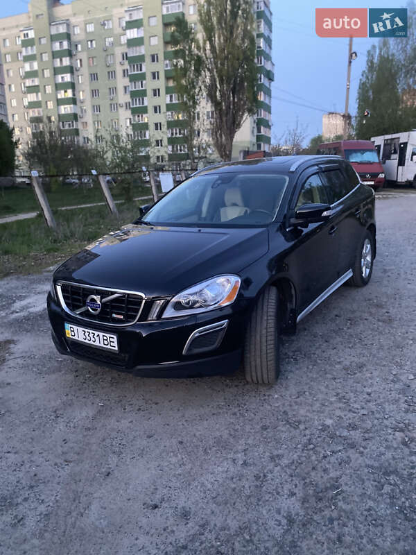 Внедорожник / Кроссовер Volvo XC60 2010 в Полтаве