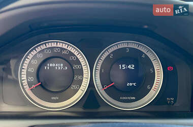 Позашляховик / Кросовер Volvo XC60 2011 в 