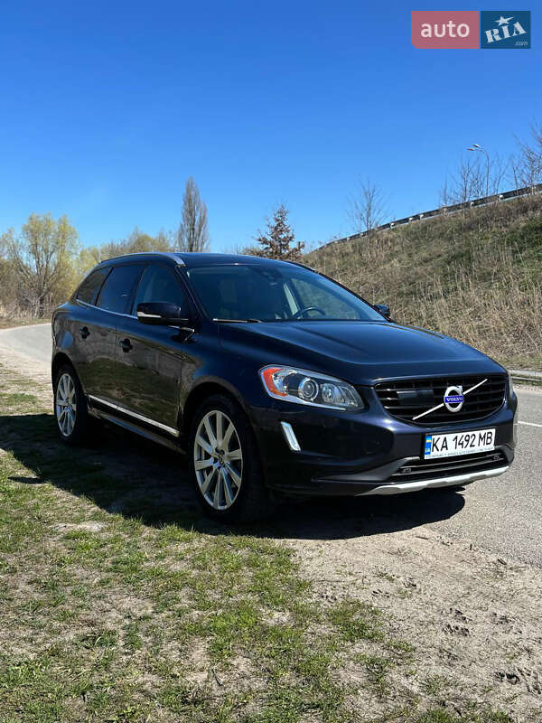 Внедорожник / Кроссовер Volvo XC60 2017 в 