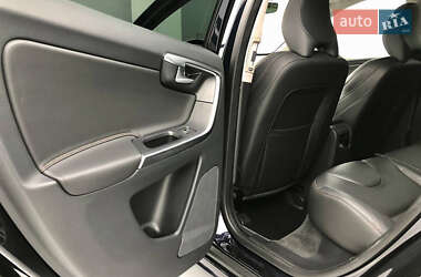 Позашляховик / Кросовер Volvo XC60 2017 в 