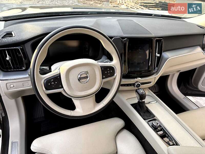 Позашляховик / Кросовер Volvo XC60 2018 в Києві