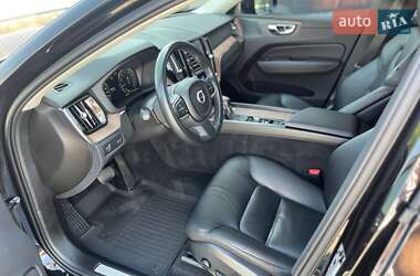 Внедорожник / Кроссовер Volvo XC60 2020 в 