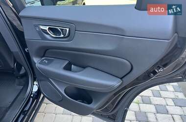 Внедорожник / Кроссовер Volvo XC60 2020 в 