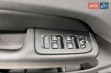 Внедорожник / Кроссовер Volvo XC60 2023 в 