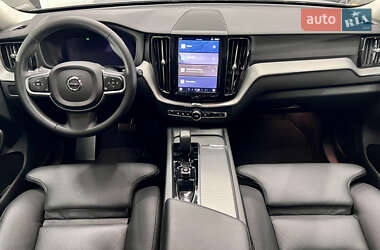 Внедорожник / Кроссовер Volvo XC60 2023 в 