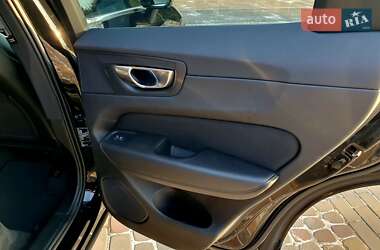 Внедорожник / Кроссовер Volvo XC60 2019 в 