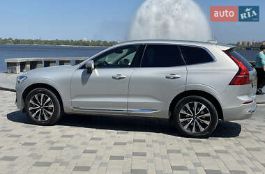 Внедорожник / Кроссовер Volvo XC60 2023 в 