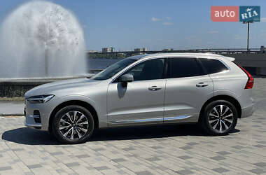 Внедорожник / Кроссовер Volvo XC60 2023 в 
