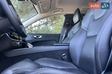 Внедорожник / Кроссовер Volvo XC60 2023 в 