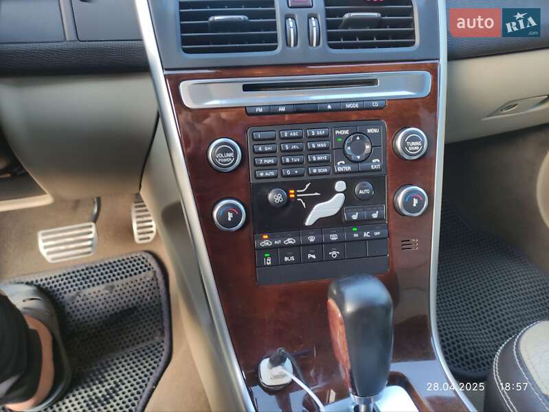 Позашляховик / Кросовер Volvo XC60 2009 в Миргороді фото 15 Позашляховик / Кросовер Volvo XC60 2009 в Миргороді