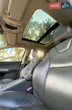 Позашляховик / Кросовер Volvo XC60 2012 в 