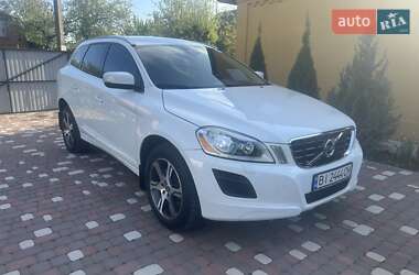 Позашляховик / Кросовер Volvo XC60 2013 в 
