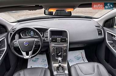 Внедорожник / Кроссовер Volvo XC60 2015 в 