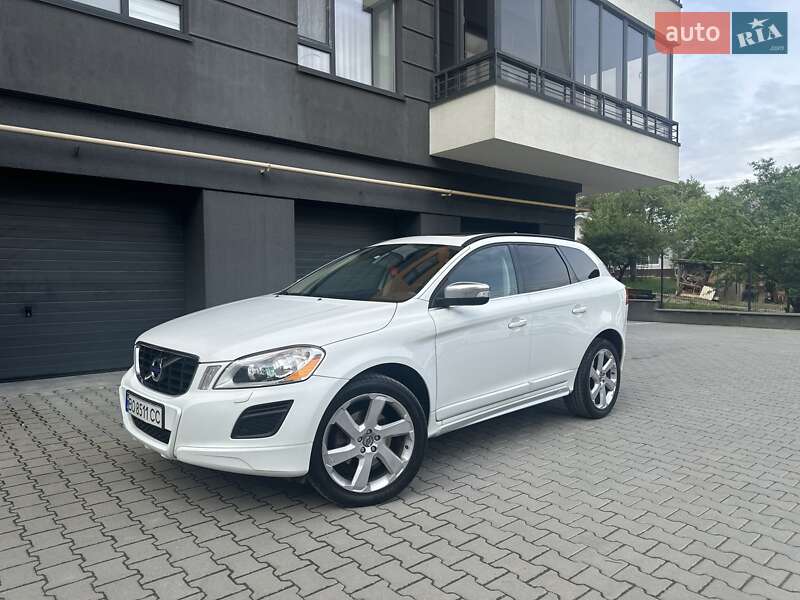 Внедорожник / Кроссовер Volvo XC60 2012 в 