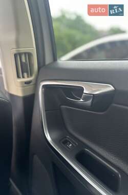 Внедорожник / Кроссовер Volvo XC60 2012 в 