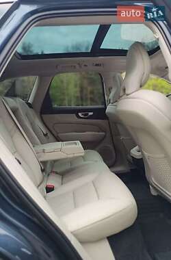 Позашляховик / Кросовер Volvo XC60 2020 в 