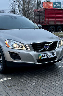 Внедорожник / Кроссовер Volvo XC60 2012 в 