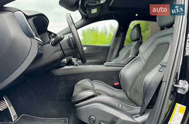 Внедорожник / Кроссовер Volvo XC60 2018 в 