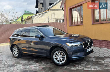 Внедорожник / Кроссовер Volvo XC60 2017 в 