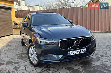 Внедорожник / Кроссовер Volvo XC60 2017 в 