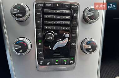 Внедорожник / Кроссовер Volvo XC60 2016 в 
