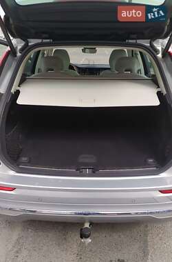 Внедорожник / Кроссовер Volvo XC60 2022 в 