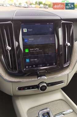 Внедорожник / Кроссовер Volvo XC60 2022 в 