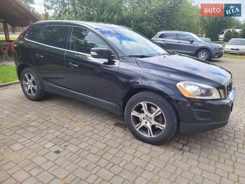 Внедорожник / Кроссовер Volvo XC60 2012 в Ужгороде