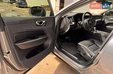 Внедорожник / Кроссовер Volvo XC60 2018 в 