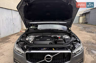 Внедорожник / Кроссовер Volvo XC60 2018 в 