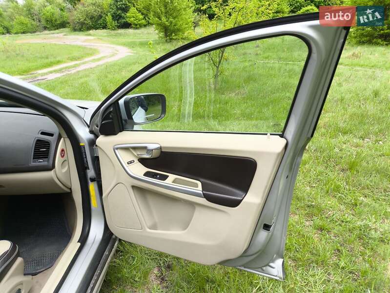 Позашляховик / Кросовер Volvo XC60 2009 в Миргороді фото 36 Позашляховик / Кросовер Volvo XC60 2009 в Миргороді