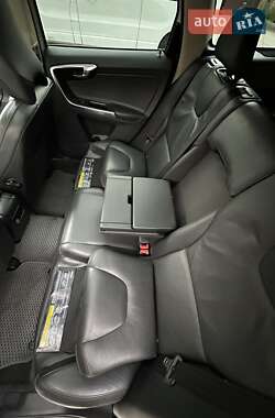 Внедорожник / Кроссовер Volvo XC60 2012 в 