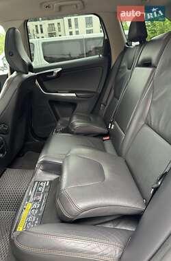 Внедорожник / Кроссовер Volvo XC60 2012 в 
