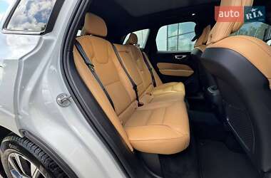 Внедорожник / Кроссовер Volvo XC60 2024 в 