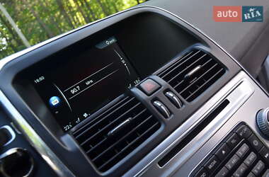 Внедорожник / Кроссовер Volvo XC60 2017 в 