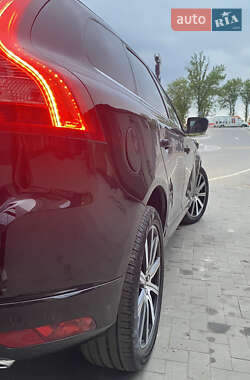 Внедорожник / Кроссовер Volvo XC60 2015 в 