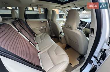 Внедорожник / Кроссовер Volvo XC60 2012 в 