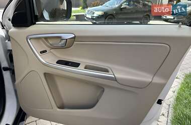 Внедорожник / Кроссовер Volvo XC60 2012 в 