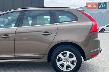 Внедорожник / Кроссовер Volvo XC60 2015 в 