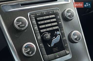 Внедорожник / Кроссовер Volvo XC60 2015 в 