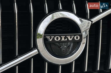 Внедорожник / Кроссовер Volvo XC60 2020 в 